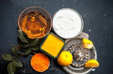 turmeric-and-yogurt-mask-ingredients